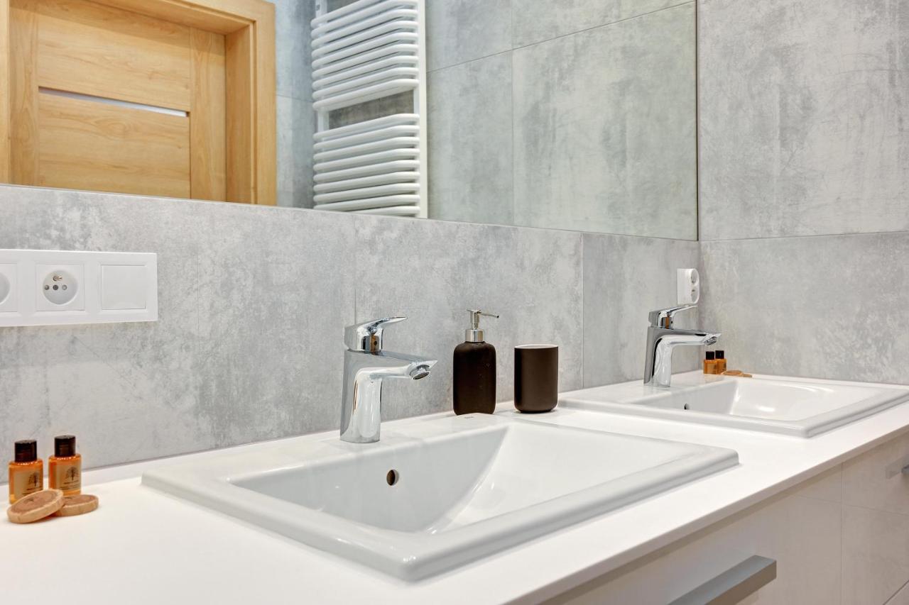 Central Apartment - Free Private Parking Гданск Екстериор снимка